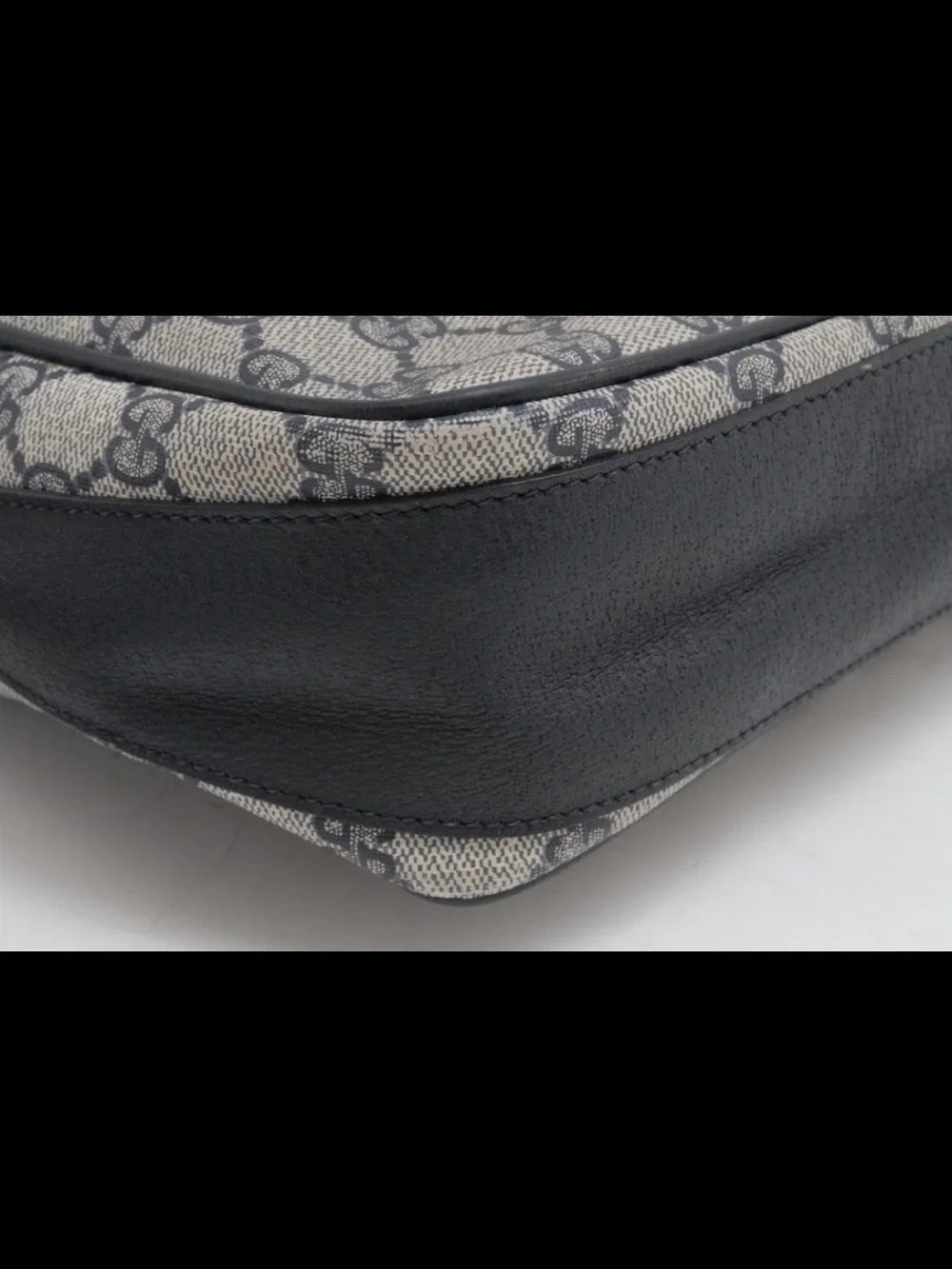 Gucci Navy GG Supreme Messenger Bag with Red-Green Stripe